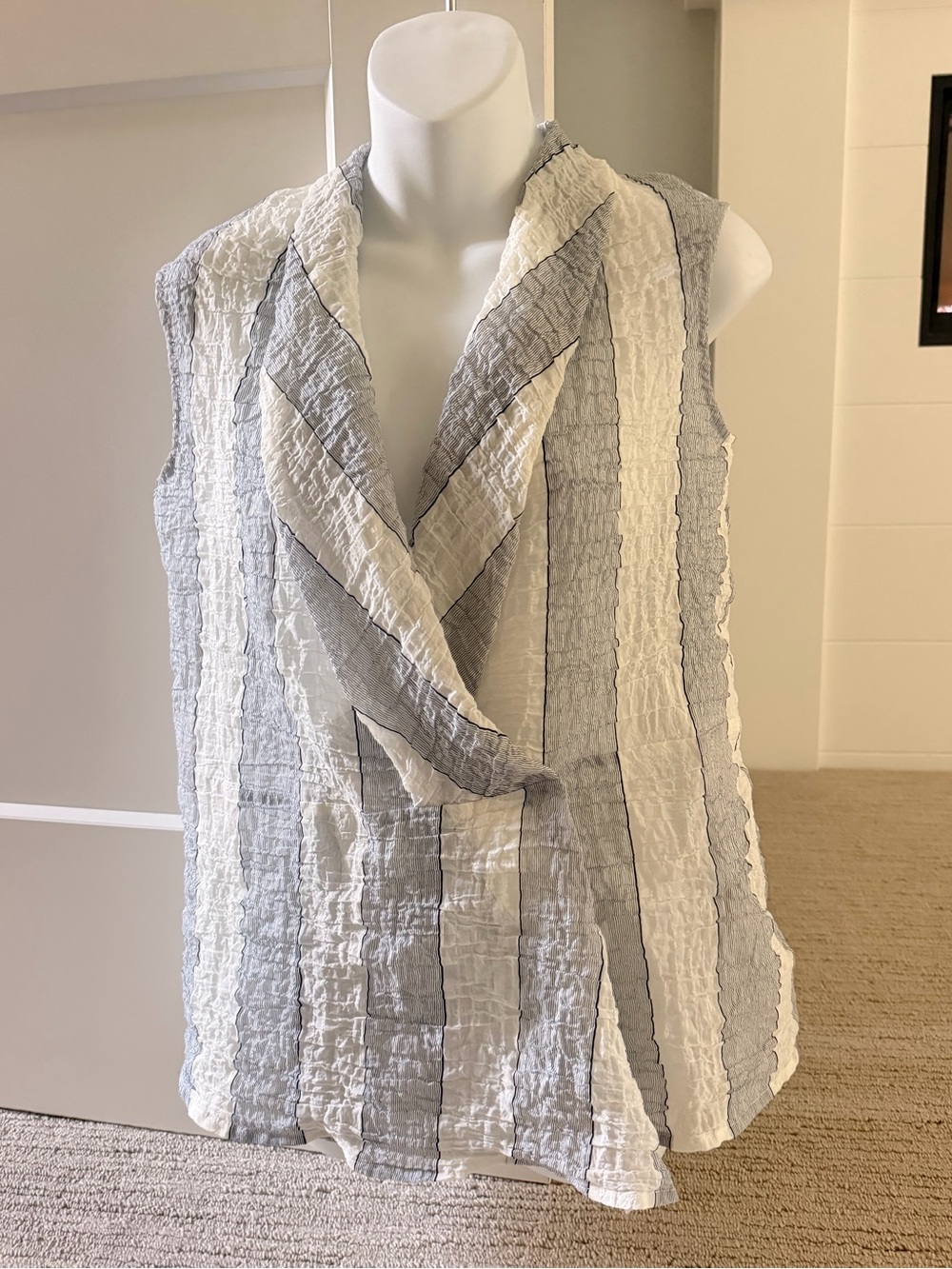 CREA CONCEPTS Unique Airy Crinkle Style Vest Top Sz S NEW!! very cool!!